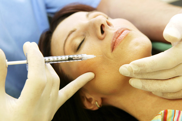 Nous comprenons à quel point l'utilisation de Botox est efficace pour éliminer les sillons nasogéniens ... Nous comprenons à quel point l'utilisation de Botox est efficace pour éliminer les sillons nasogéniens ...