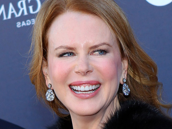 Problèmes d'expressions faciales dus à une passion excessive pour la thérapie botulinique