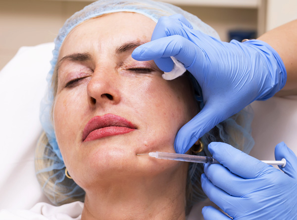 Voyons quels défauts du menton et de la partie inférieure du visage dans son ensemble peuvent être corrigés avec des injections de Botox ...