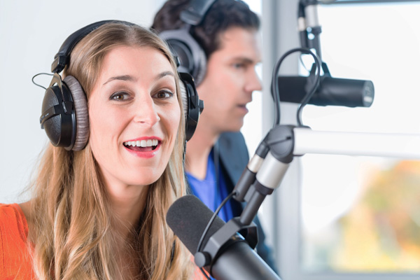 Il n'est pas recommandé aux orateurs, aux acteurs et aux animateurs de télévision d'administrer des injections de Botox au bas du visage.